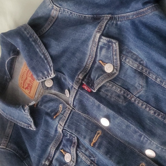 Levi Denim " Trucker" jacket - Picture 2 of 8